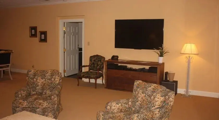Blue Ridge Golf Cottage