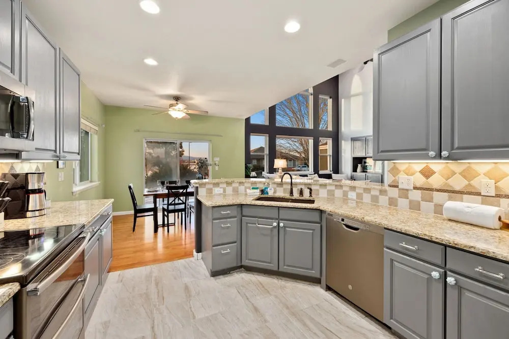 Spacious Home W/ Fun Amenities | Lake & Mtn Views