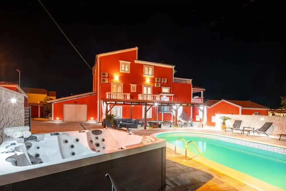 4 Great Villa Ancora For 12 Guests