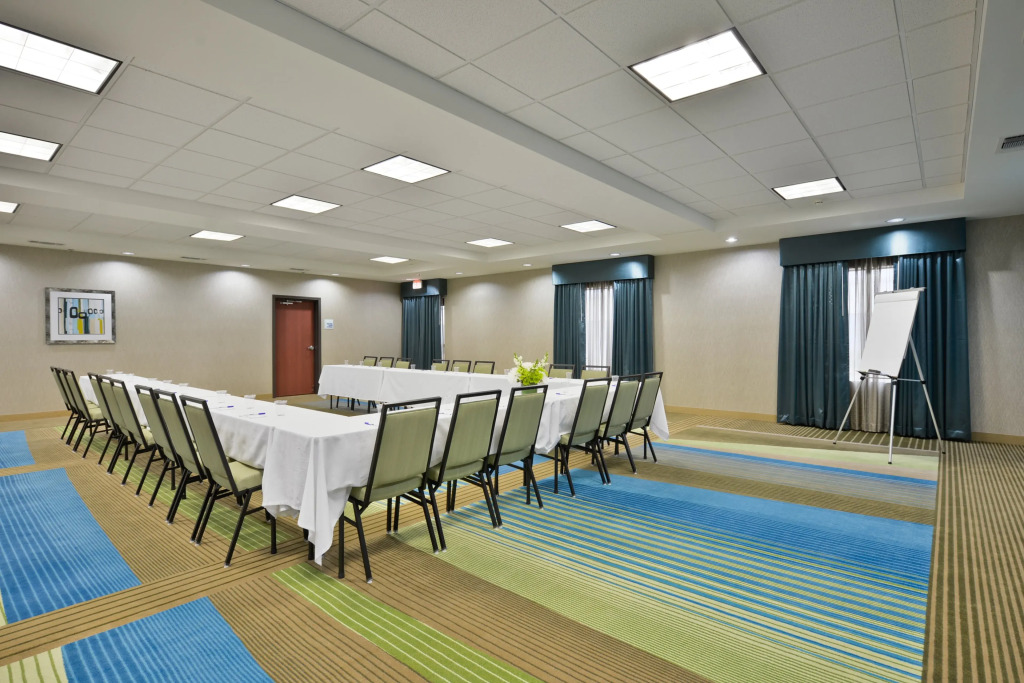 Holiday Inn Express & Suites Forrest City by IHG