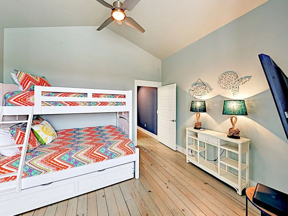 Stylish New #102 - 3 Br Townhouse