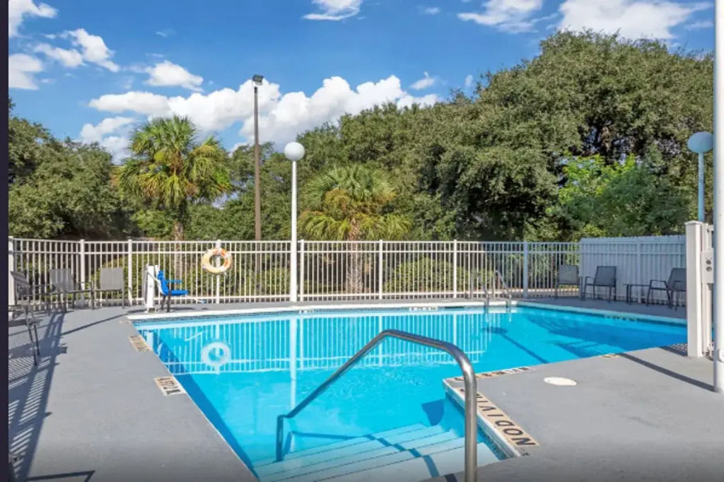 Quality Inn & Suites St Augustine Beach Area