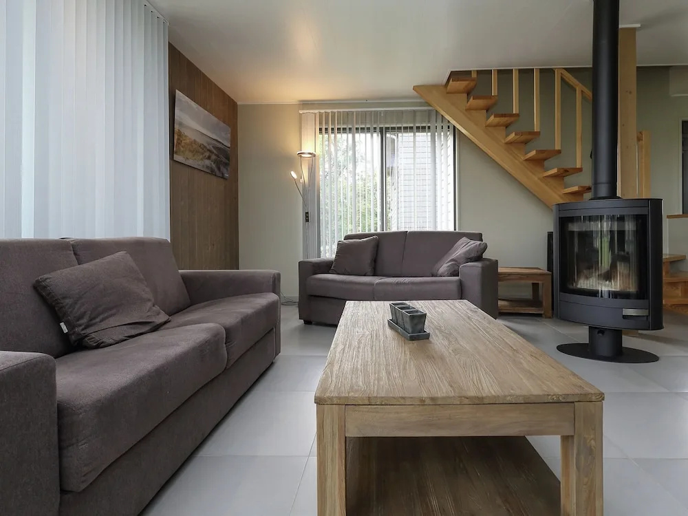 Nice Luxuriuos Villa With Sauna, Located in a Lake Area