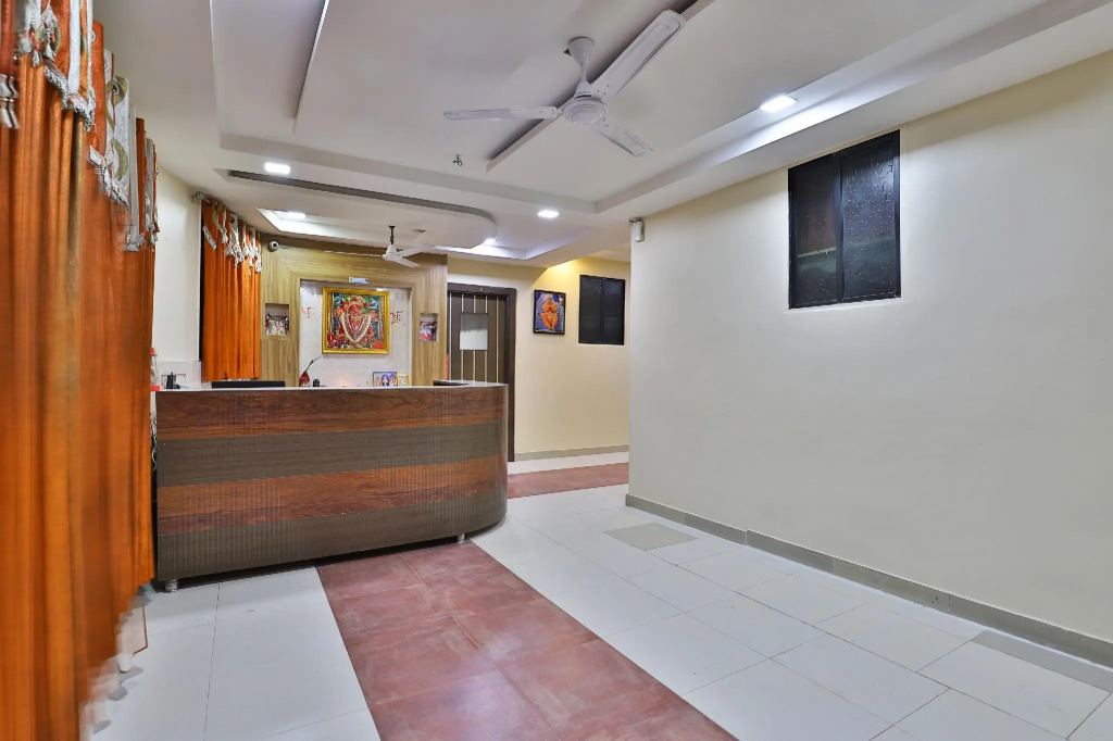 OYO Spot on  8592 Hotel Paras Palace