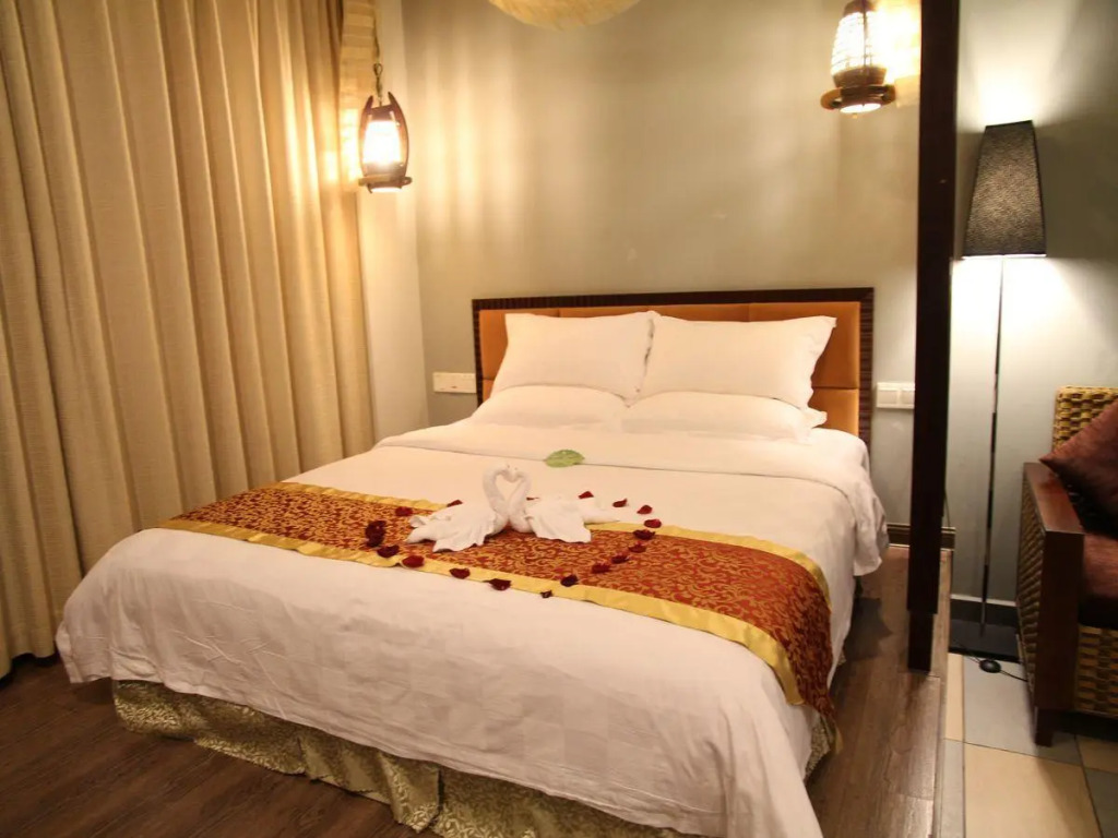 Serengeti Hotel