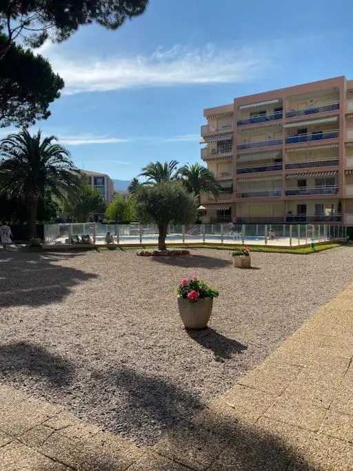 Magnifique T2 Avec Piscine - Centre Sainte Maxime