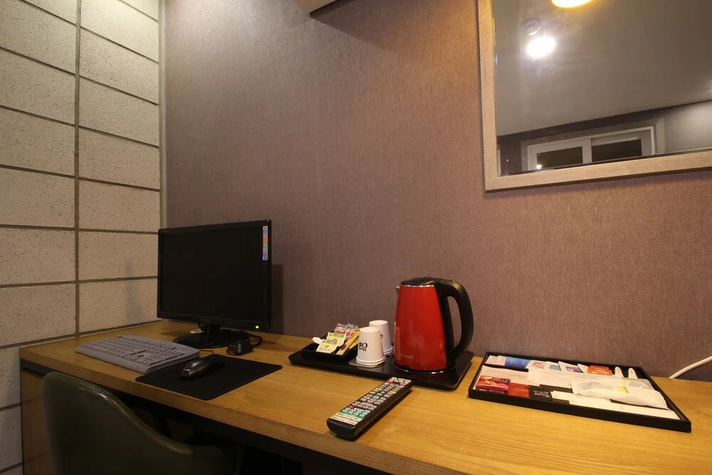Play Hotel