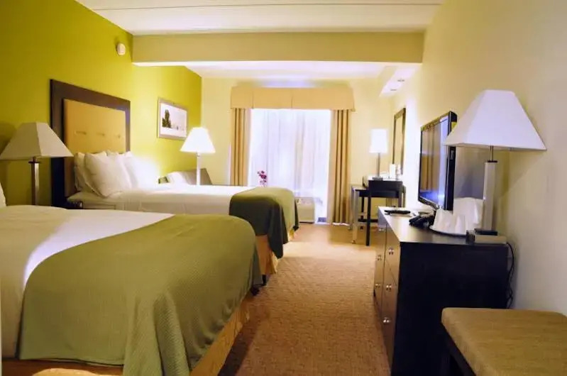 Holiday Inn Express & Suites Laurel Lakes by IHG