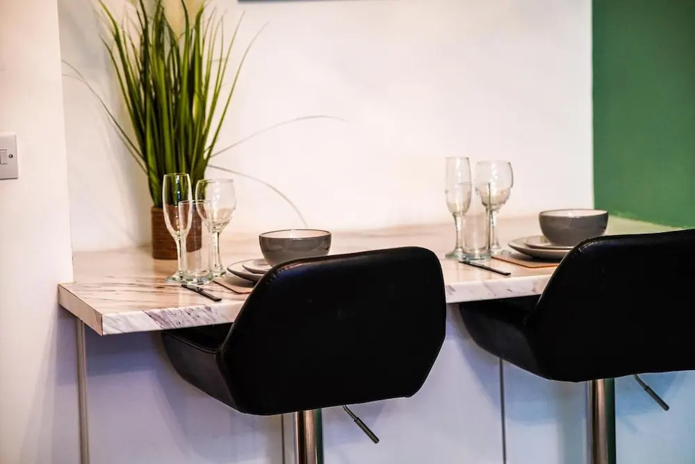 40percent off Monthly /2 Bedroom apt / City Centre