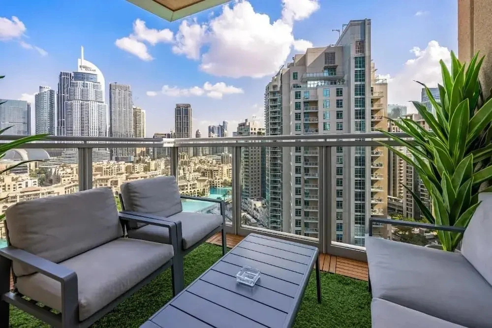 Lavish 3BR Besides Burj Khalifa and Fountain view