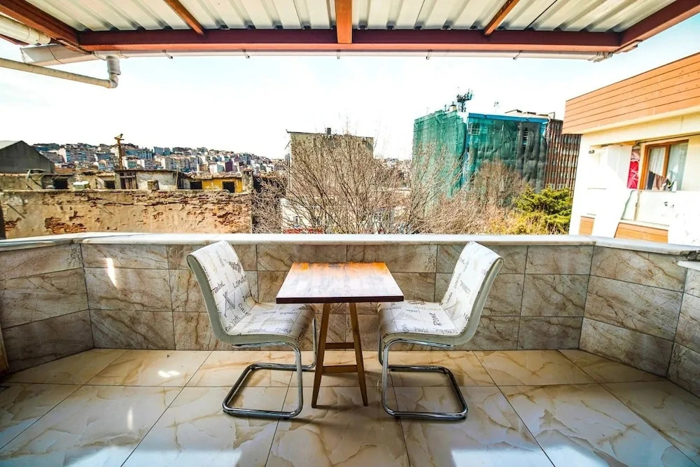 Yaghane Apartments