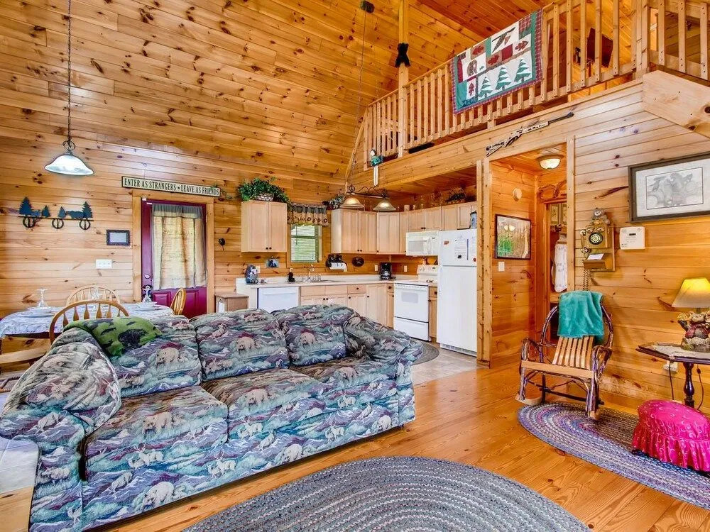 Four Bears Barn 2 Bedrooms 2 Bathrooms Cabin