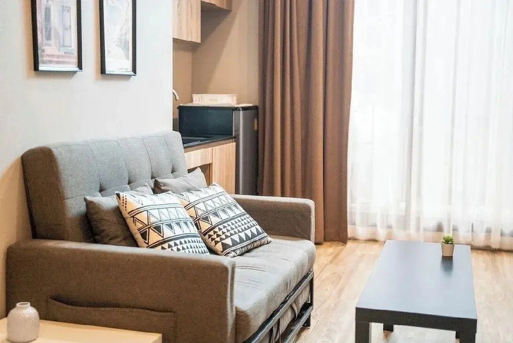 Blossom Condo Sathon-Charoenrat