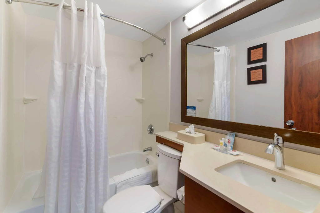 Comfort Inn Manchester Airport