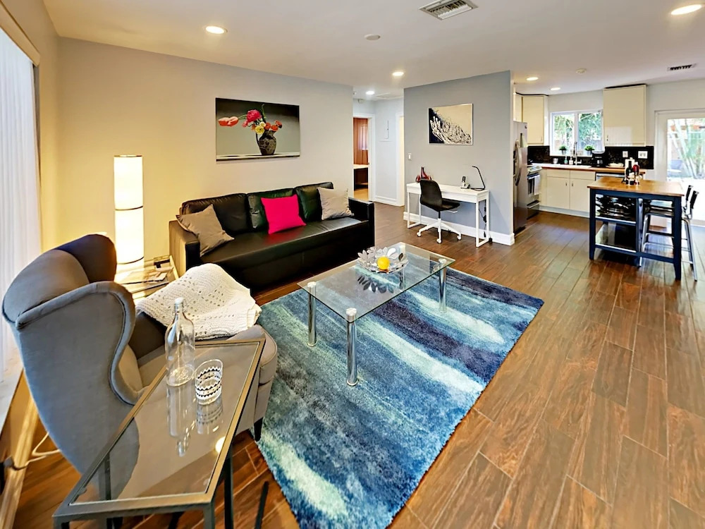 1500 SW 22nd Street Home 3 Bedrooms 2 Bathrooms Home