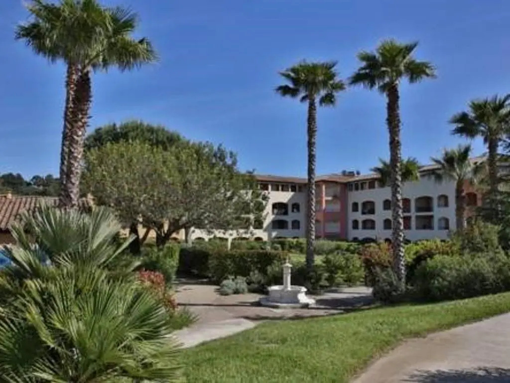 Appartement Cavalaire-sur-Mer, 3 pièces, 6 personnes - FR-1-100-212