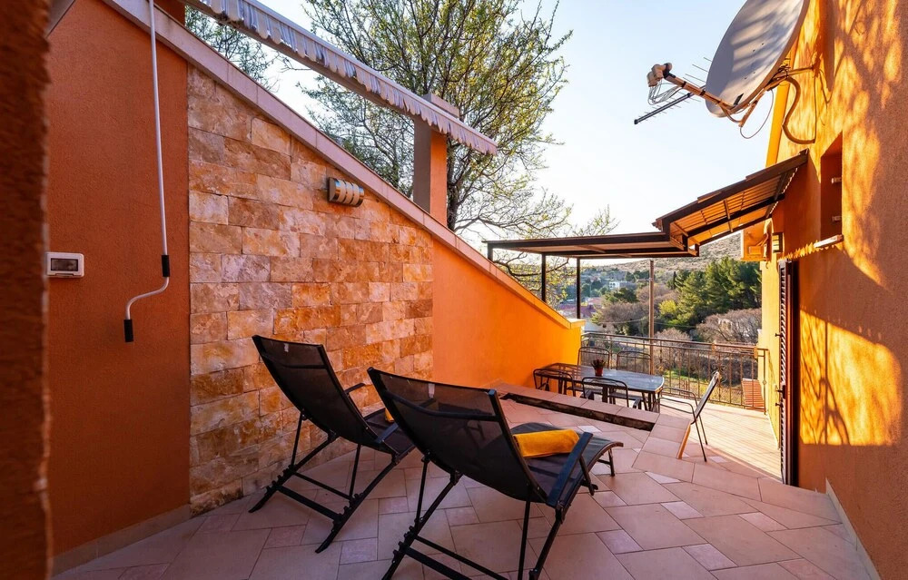 Nice Apartment in Modric With 1 Bedrooms and Wifi