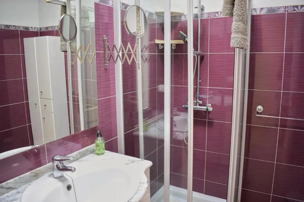 Villa Imogen with NEW HEATED SWIMMING POOL