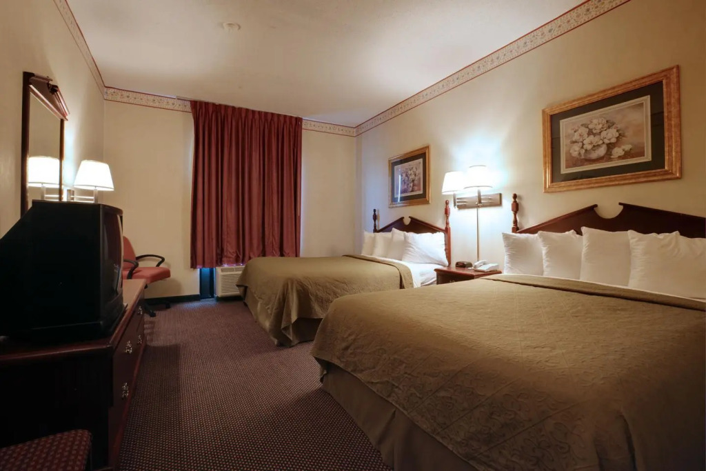 Ark Suites By OYO Jonesboro I-555