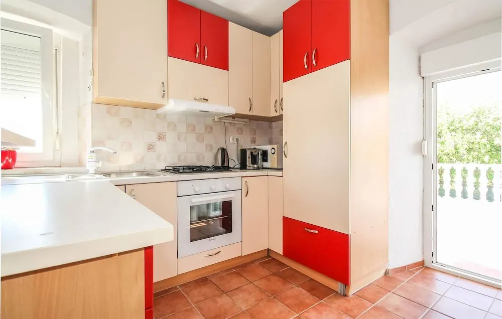 Beautiful Home in Brtonigla With 3 Bedrooms, Wifi and Outdoor Swimming Pool