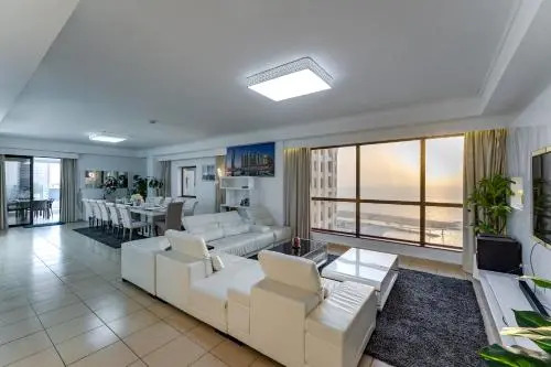 Dubai 5* Penthouse front sea 6 Bdr. private pool!