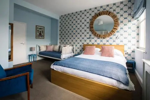 The Queens Hotel