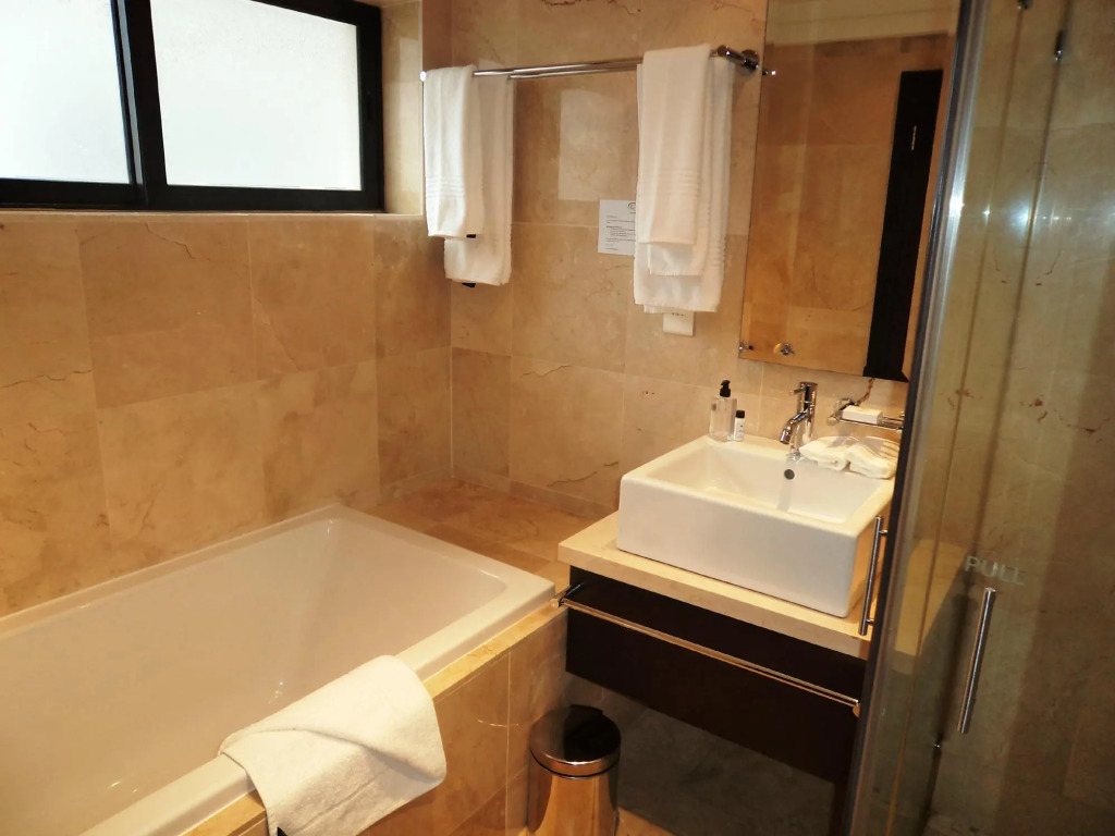 Urban Chic Boutique Hotel & Cafe