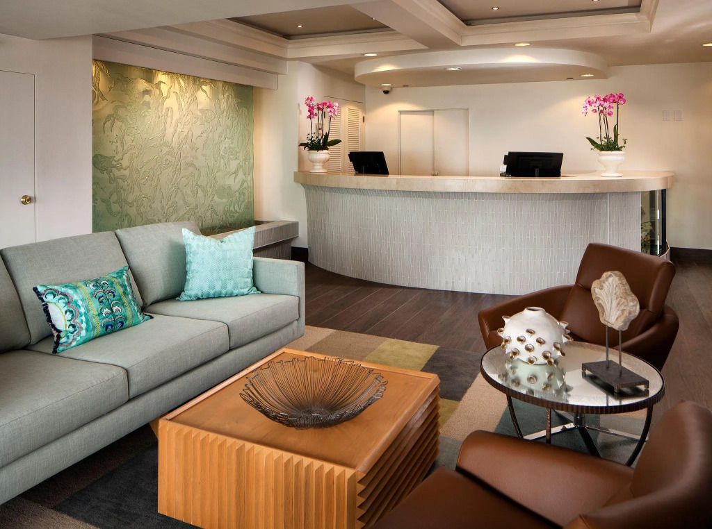 La Jolla Cove Suites