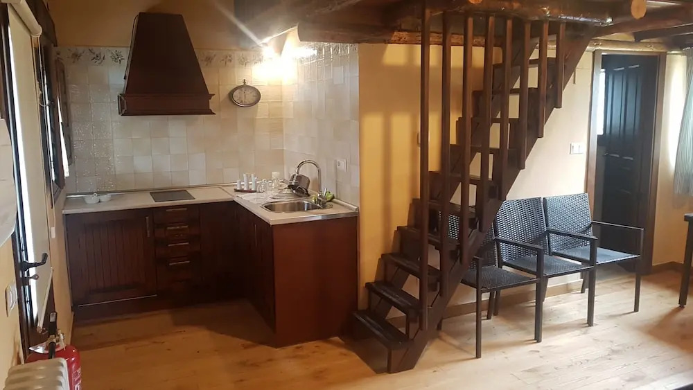 Eco-Lodge en la Reserva Privada Campanarios de Azaba - Proyecto de Conservación