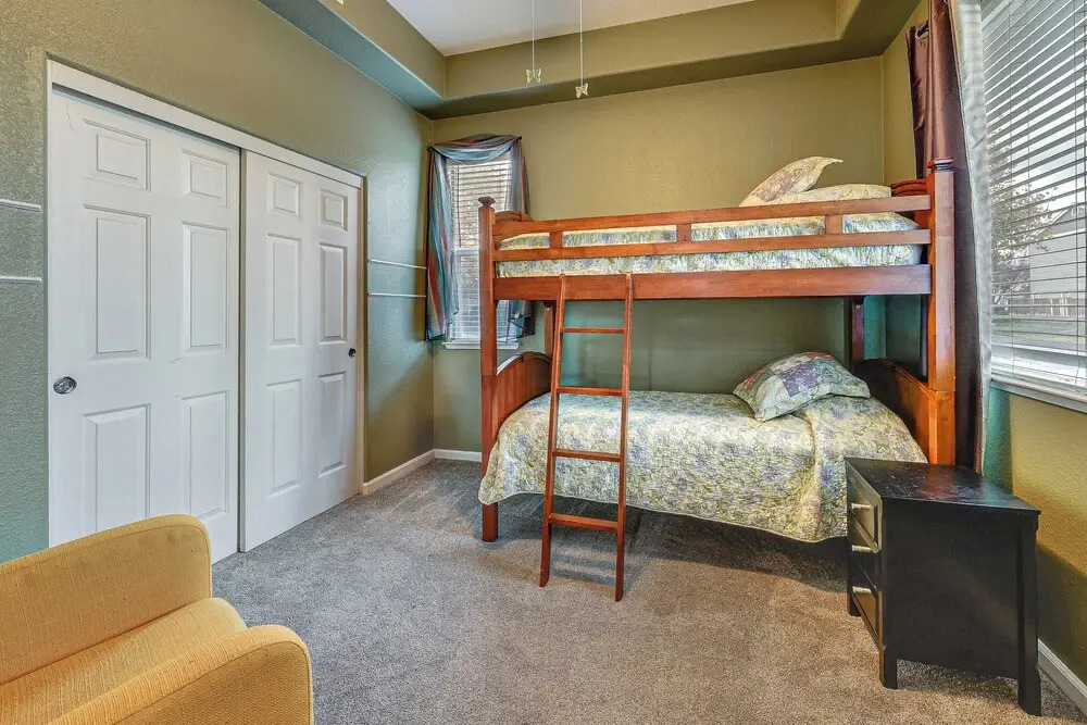 Napa Nearby! Large Home w/ Hot Tub & Dtwn Access