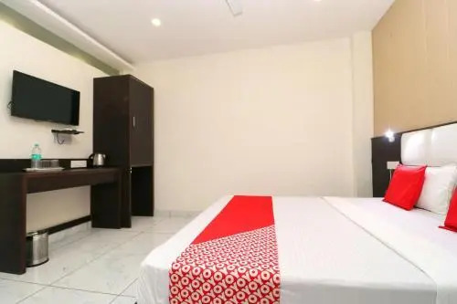 Hotel Gold By OYO Rooms