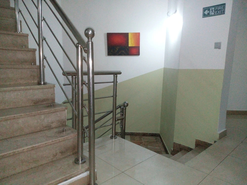 Flamingo Hotel & Suites