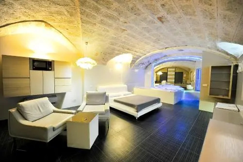 Naucleros Suites