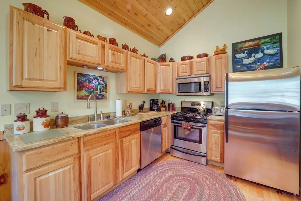 2 Mi to Beech Mtn Slopes! Cozy Couples Retreat