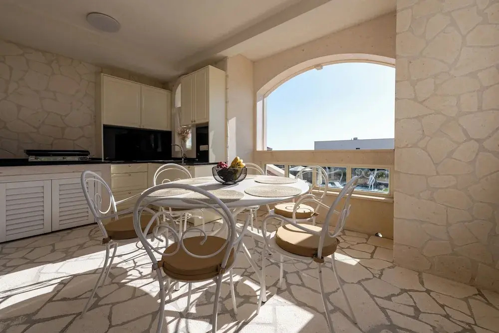 Exclusive Chateau Dabo Luxury Pool Apartments, Novalja