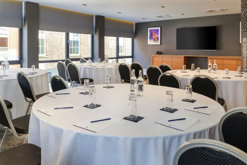 DoubleTree by Hilton Belfast City Ten Square