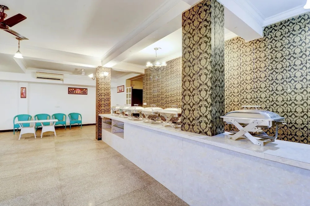 Hotel Green Wood By Dreamz Hospitality