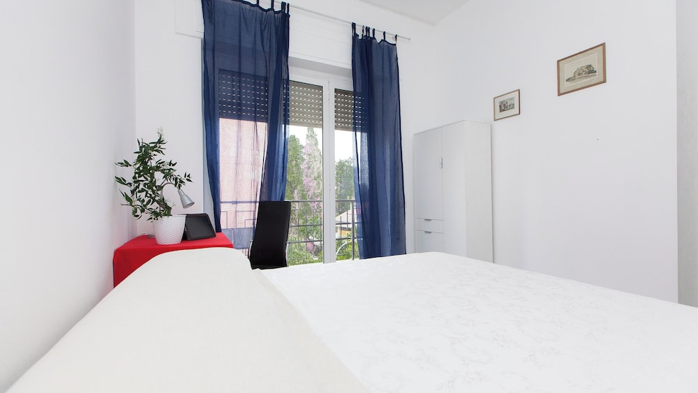 Rental in Rome Quattro Venti Terrace Apartment