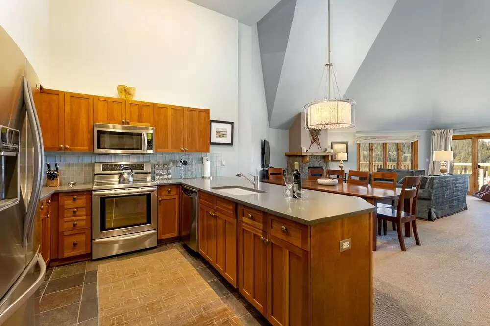 2300 Red Hawk Lodge 3 Bedroom Condo by RedAwning