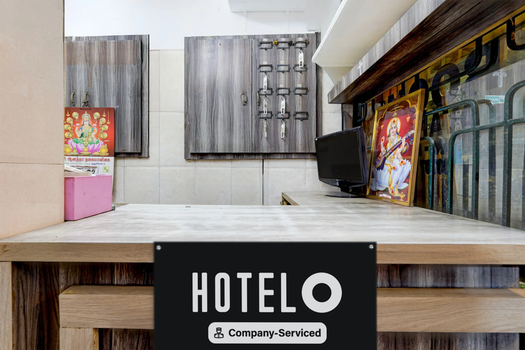 OYO 23455 Varsha Residency