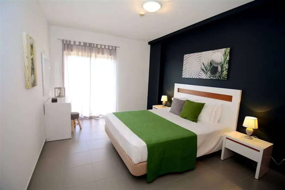 09 in Portim o With 1 Bedrooms and 1 Bathrooms