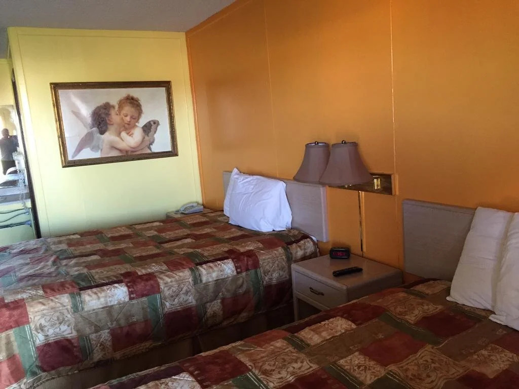 Country Club Inn
