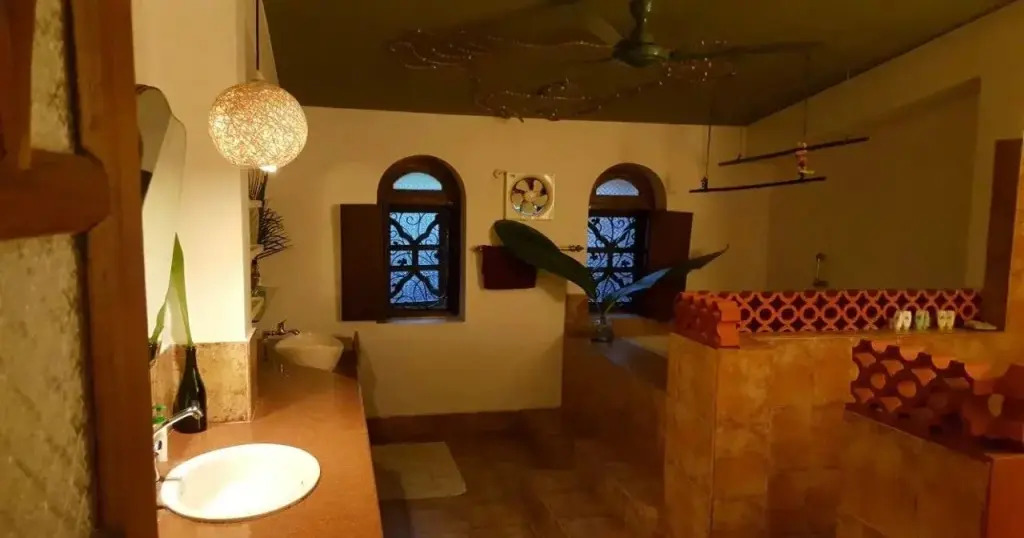 Chikoo House