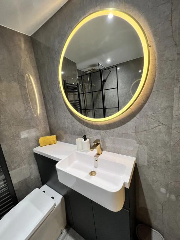 19B English Street Apartment
