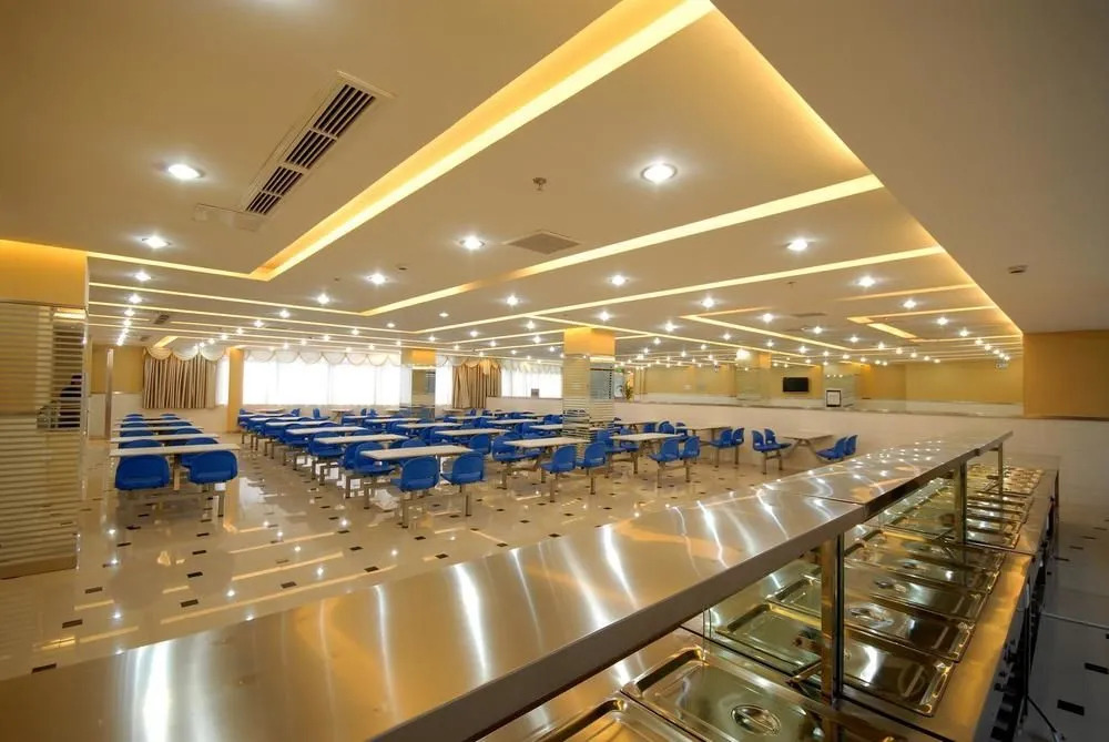 Super 8 Hotel