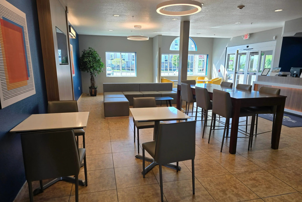 Microtel Inn & Suites by Wyndham Bluffs