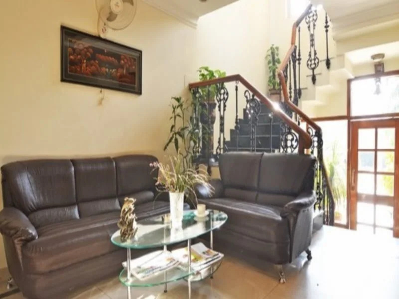 FabHotel Altus