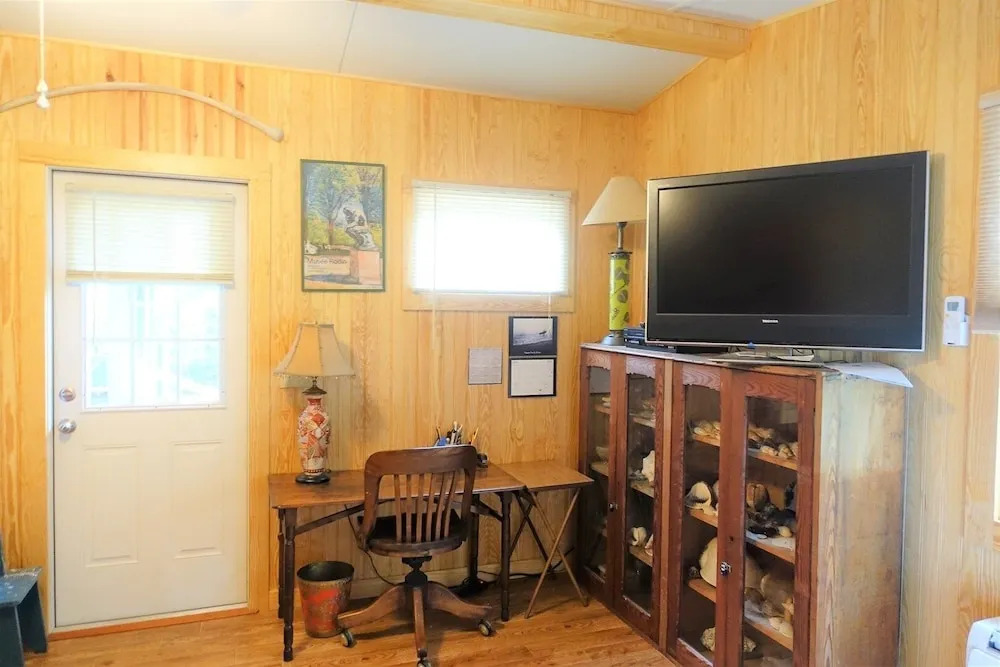Mananaville 2 Bedrooms 2 Bathrooms Home