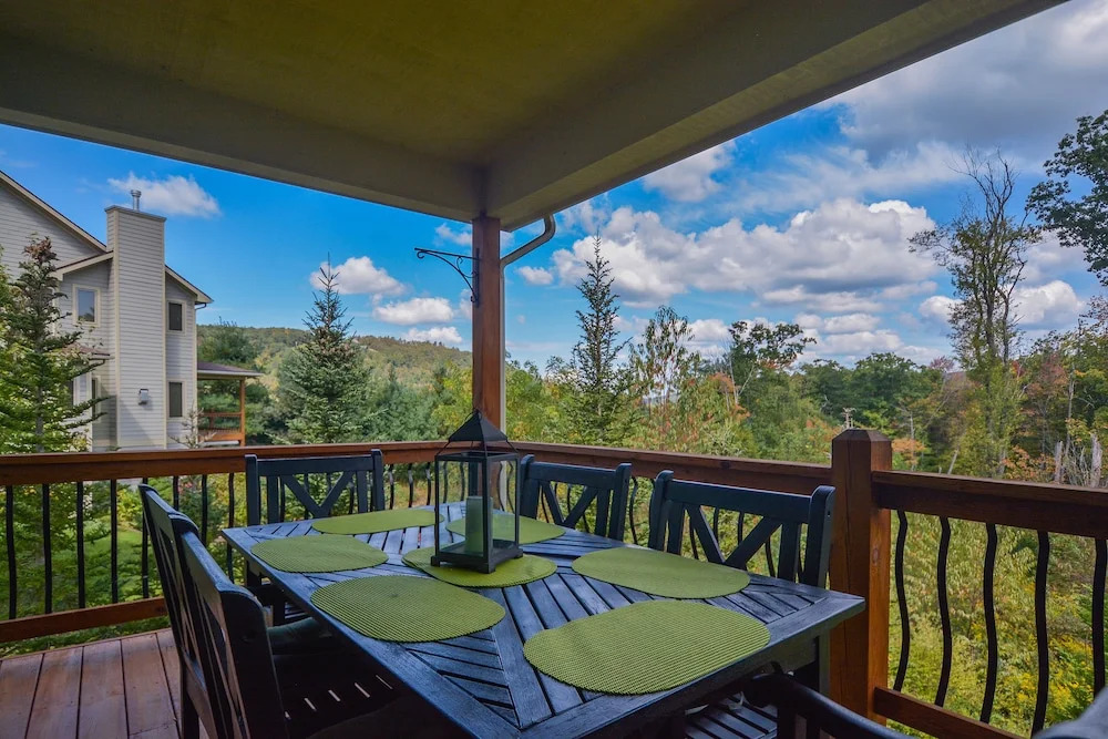 Breathe Easy 5 Bedroom Townhome
