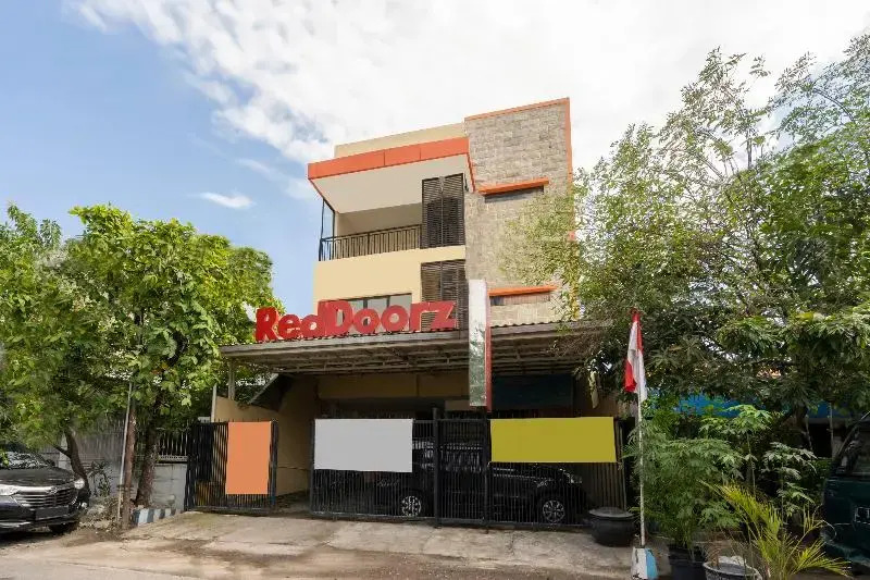 Oyo 3800 Kalidami Residence Syariah